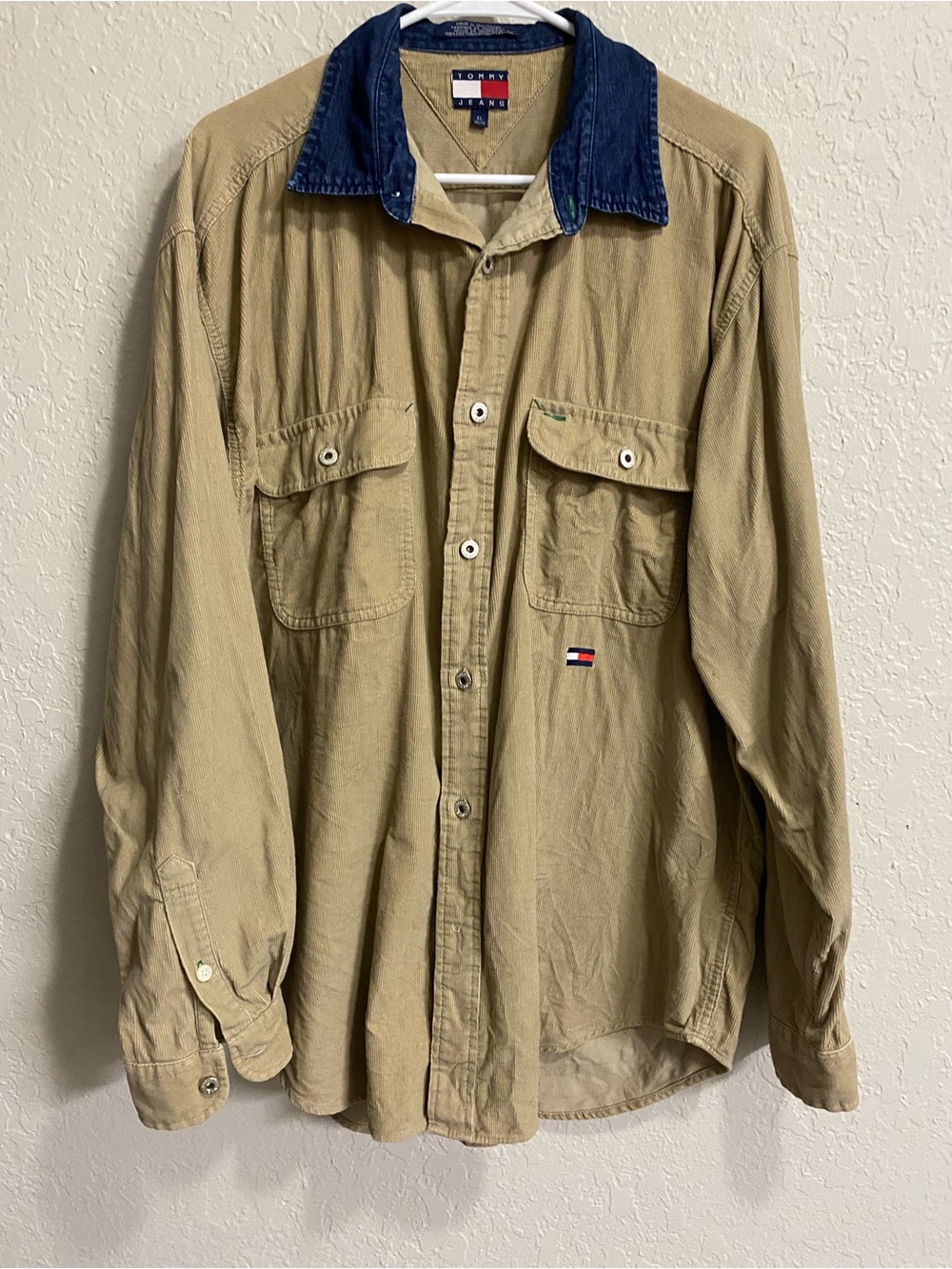Tommy Hilfiger Men’s Tan Button-Up Shirt Jacket with Navy Collar